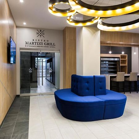 Imperia Hotel Et Suites Бушервил Екстериор снимка