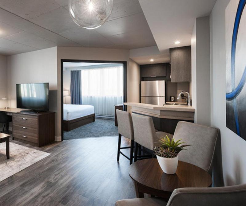 Imperia Hotel Et Suites Бушервил Екстериор снимка