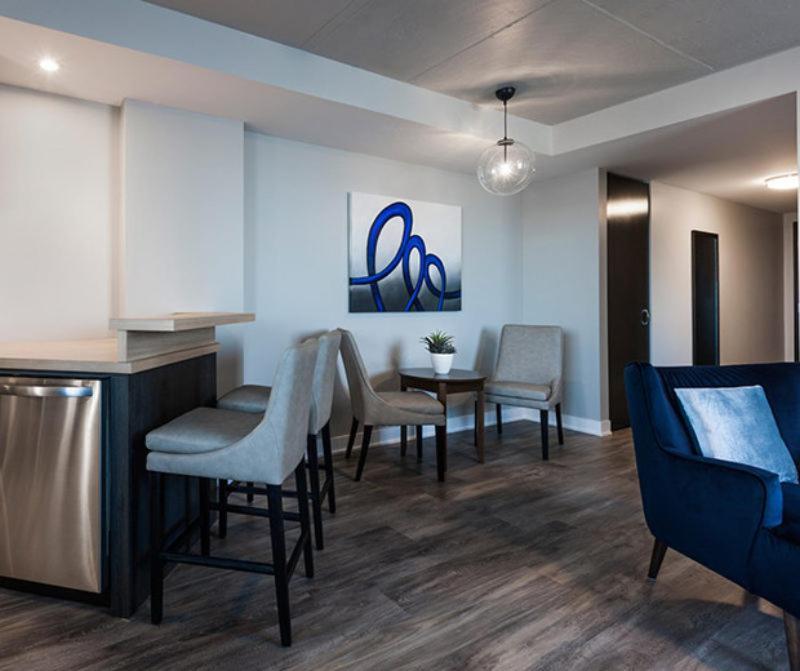 Imperia Hotel Et Suites Бушервил Екстериор снимка
