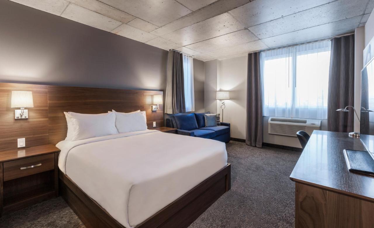 Imperia Hotel Et Suites Бушервил Екстериор снимка