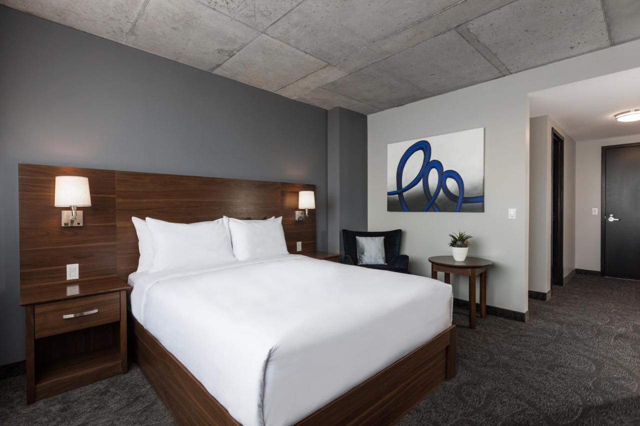 Imperia Hotel Et Suites Бушервил Екстериор снимка